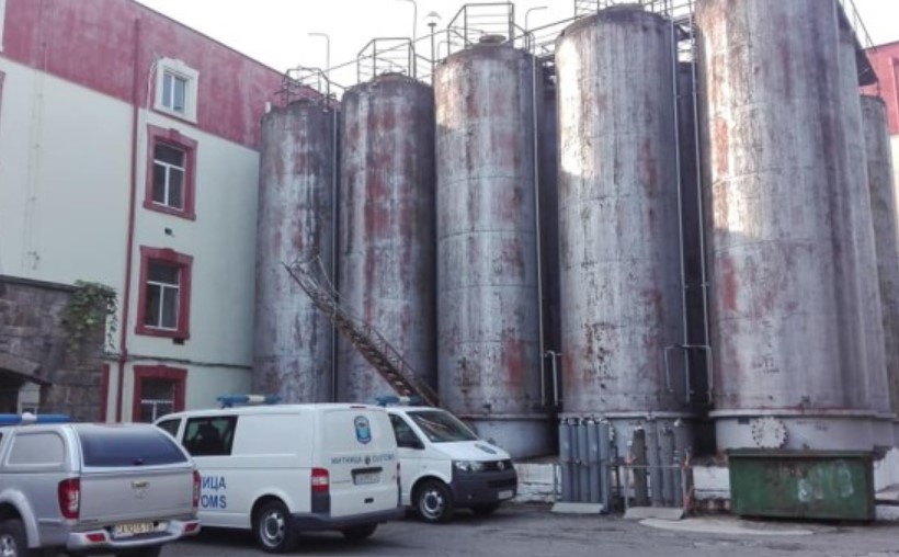 Липса на над 319 000 литра бели и червени вина